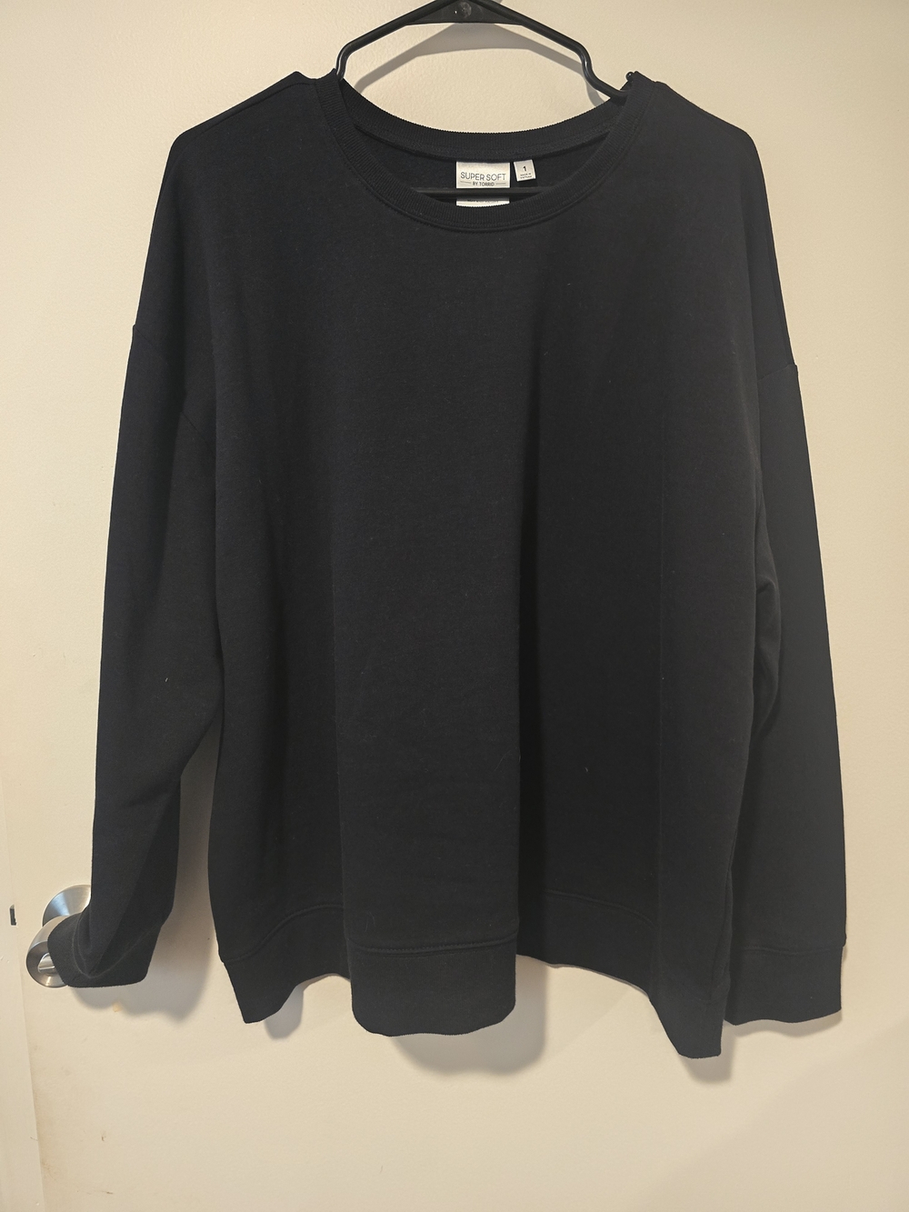 Torrid NWOT Black Super Soft Fleece Pullover Sweatshirt